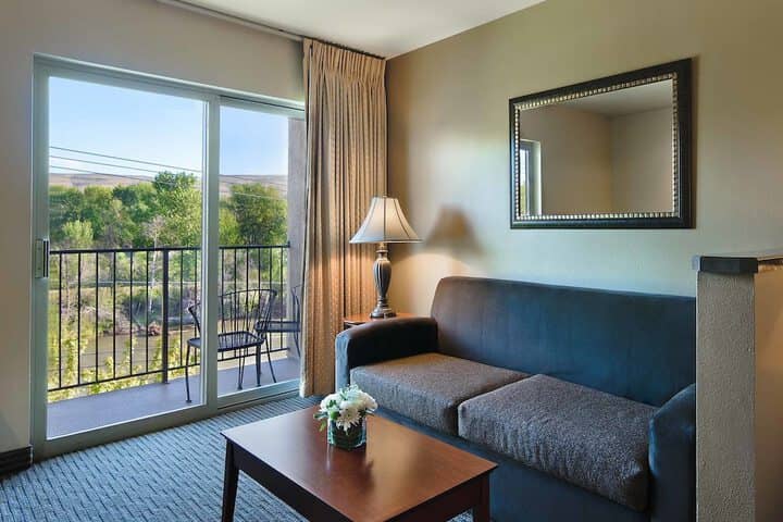 Room 15 of 40
