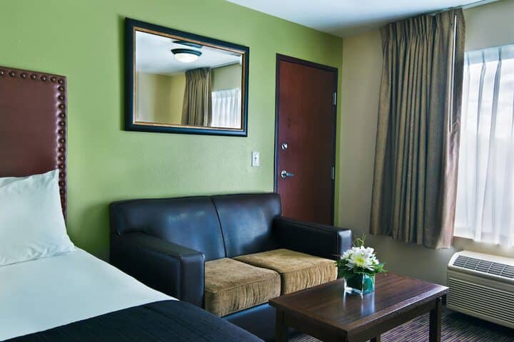Room 13 of 31