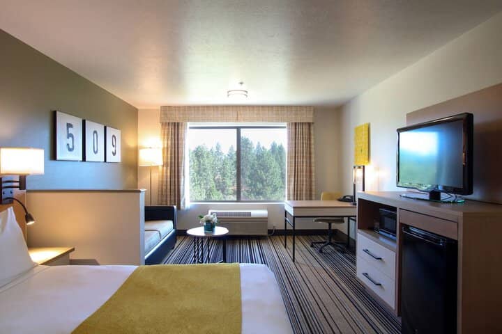 Room 9 of 43