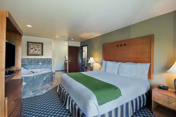 Room 7 of 40