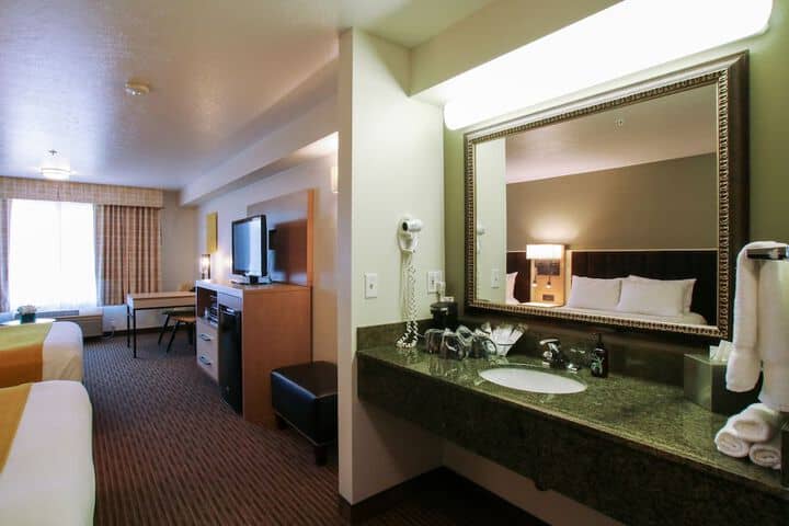 Room 6 of 43