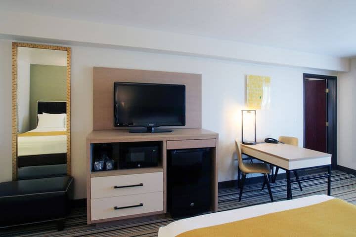 Room 18 of 43