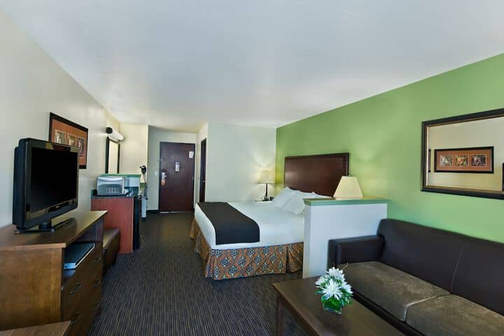 Room 5 of 31