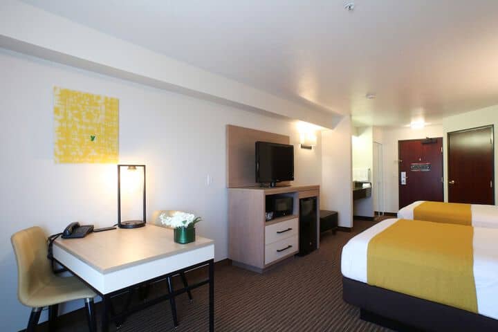 Room 7 of 43