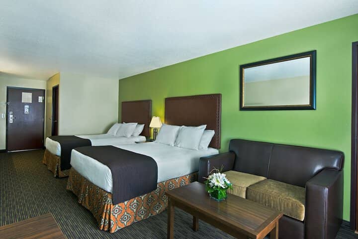 Room 8 of 31